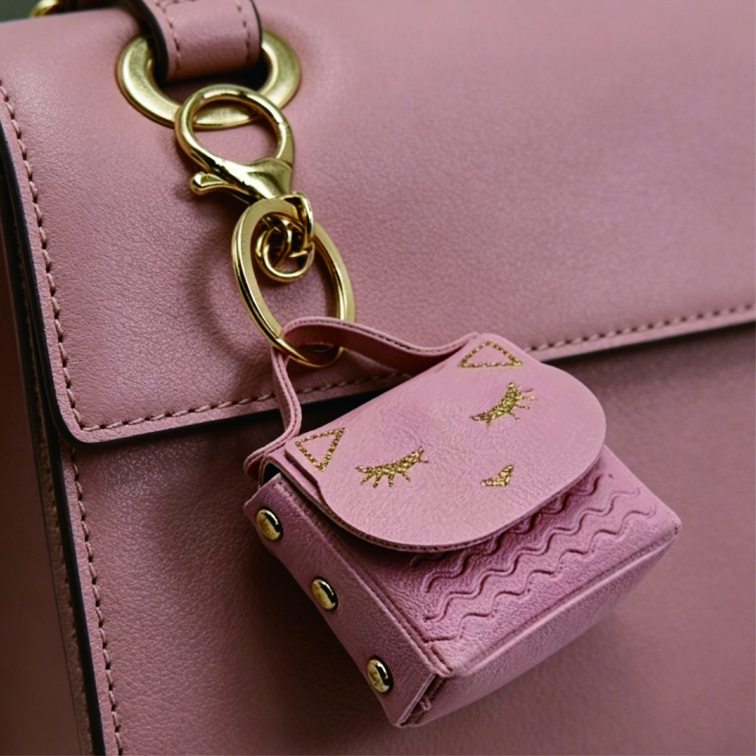 Wholesale custom acrylic charm factory China